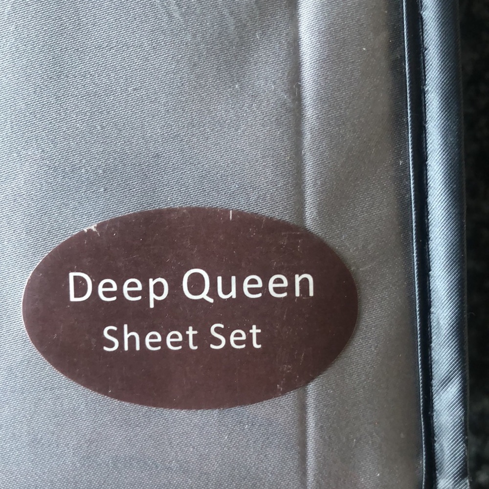 Queen Sheets - Picture 3 of 5
